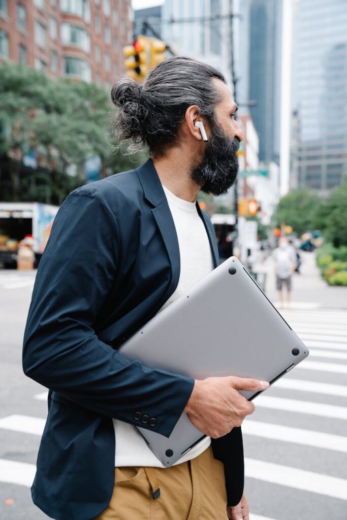 How to use Facebook pages to grow a side hustle in Ghana