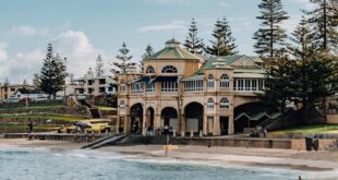 Scenic view of the historic Cottesloe Beach House in Australia by the oceanfront.